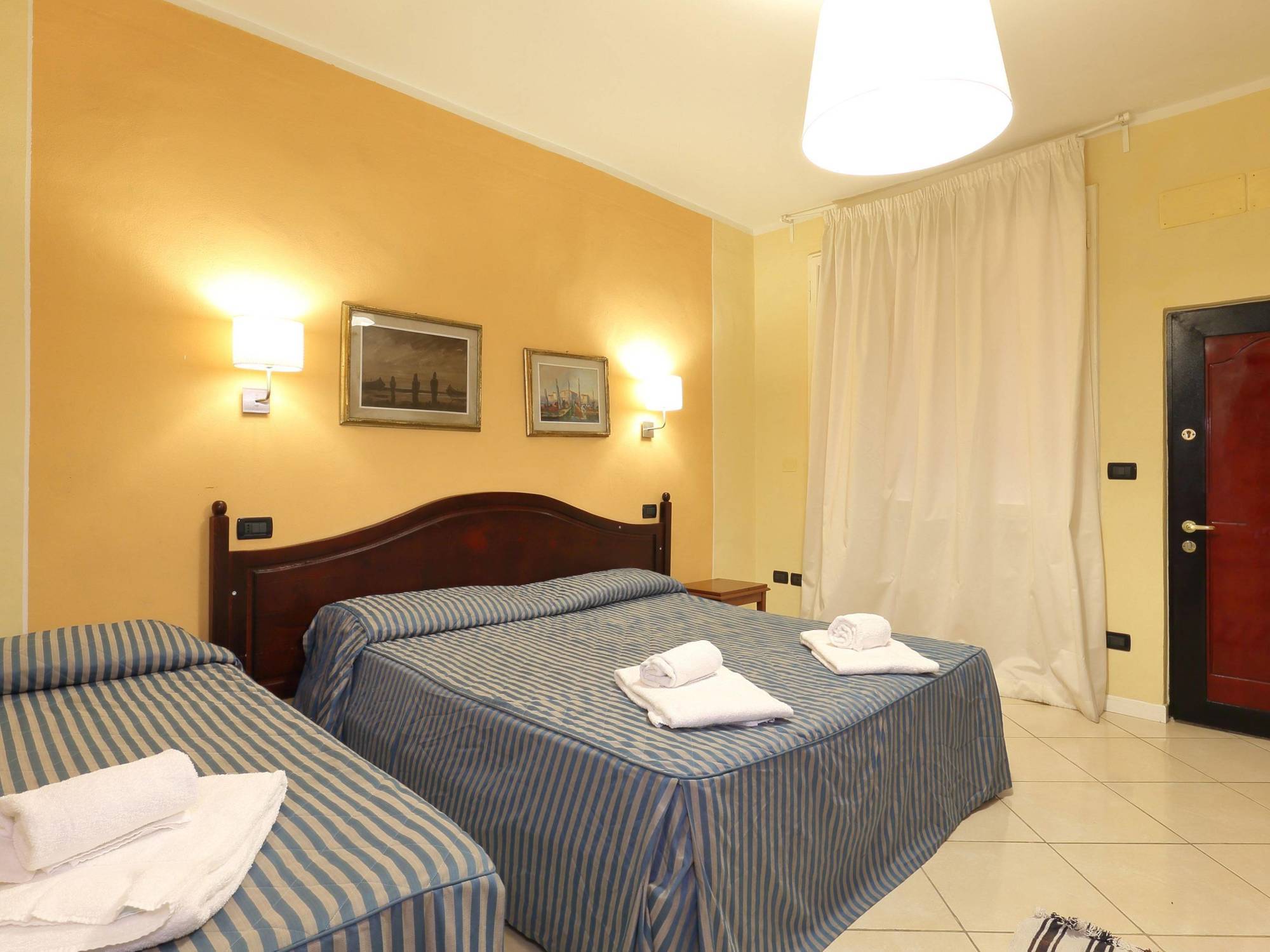 ḥọṭẹḷ ṿẹṇẹṭọ !! Centro Storico Di ƒirenze !!! Con Access Ztl Hotel